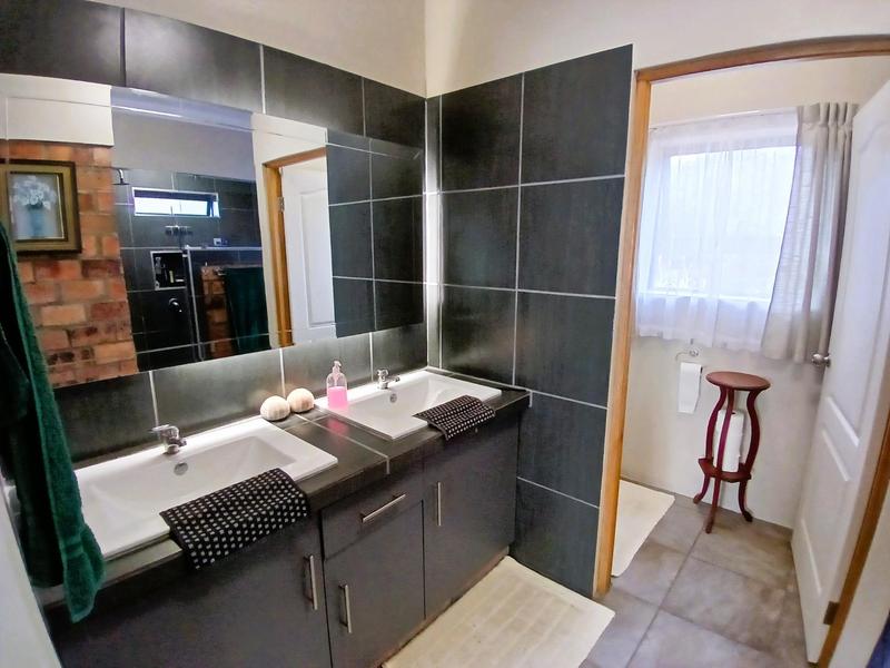 3 Bedroom Property for Sale in Stilbaai Wes Western Cape